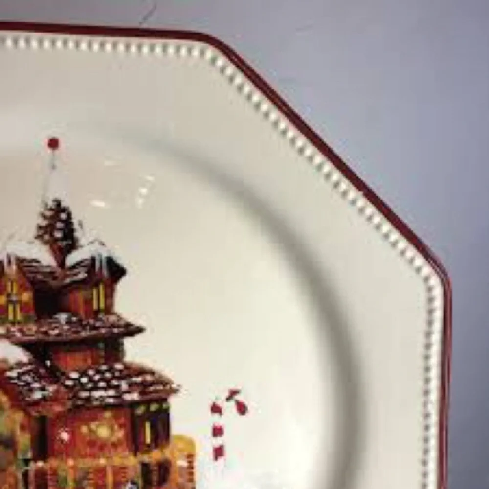 Williams-Sonoma Gingerbread House Serving/Chop Plate Red Trim 14” Octagonal
